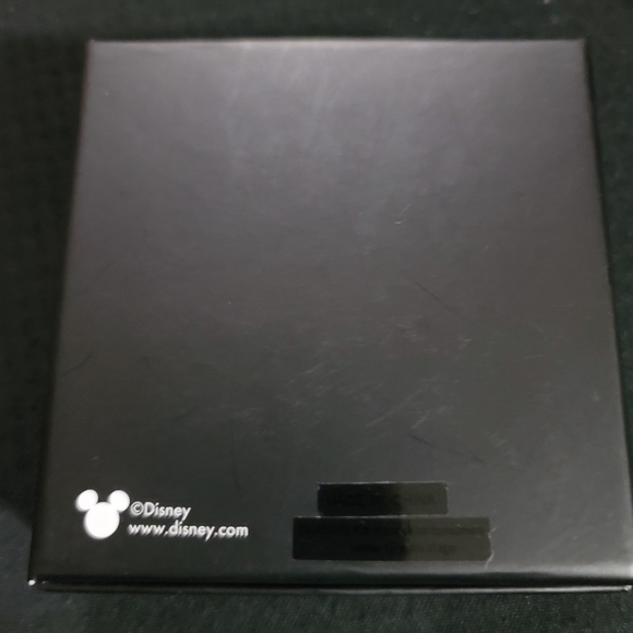 🆕 Minnie Mouse gold earrings 🏰 - Picture 3 of 3